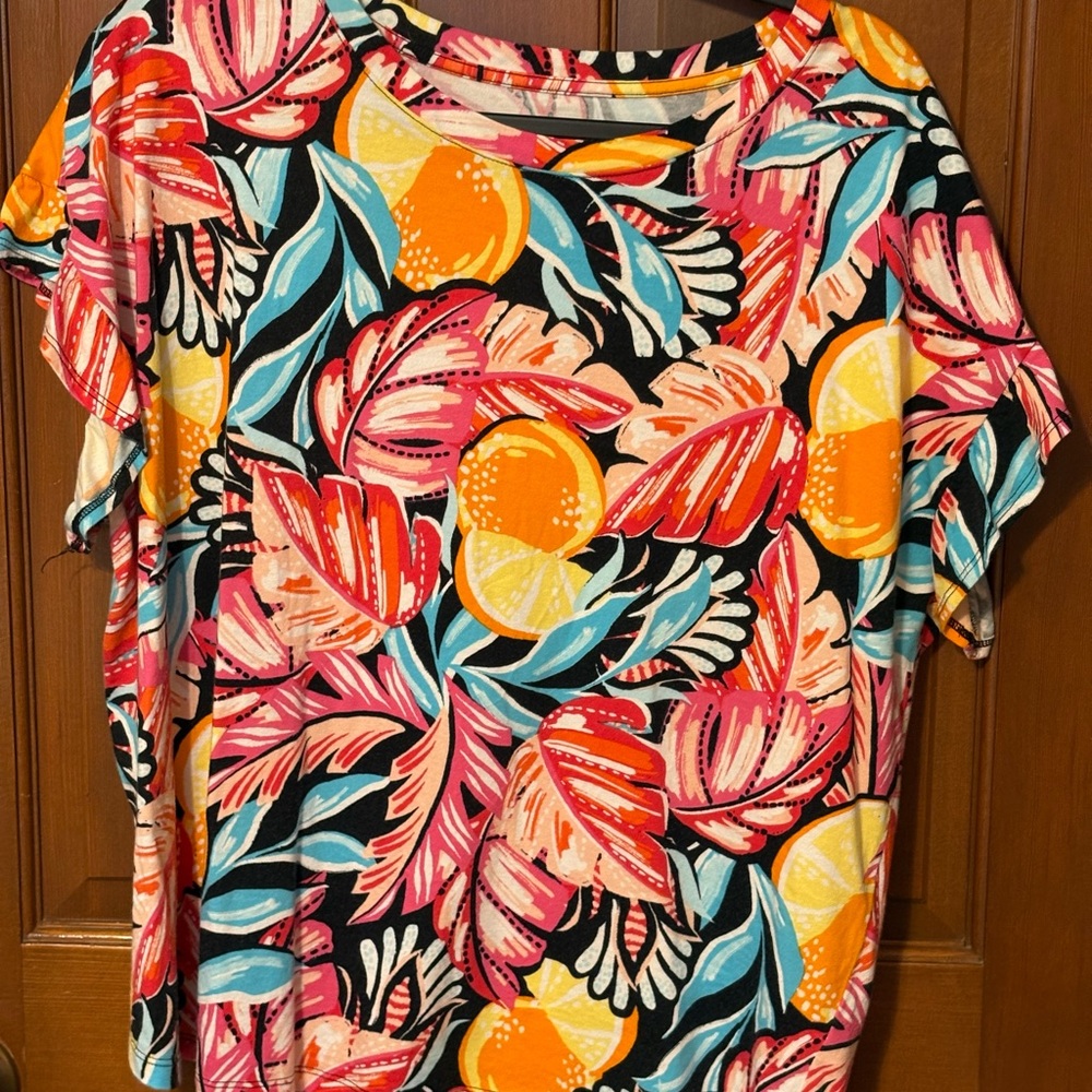 Crown & Ivy Vibrant Leaf Print Women's Top